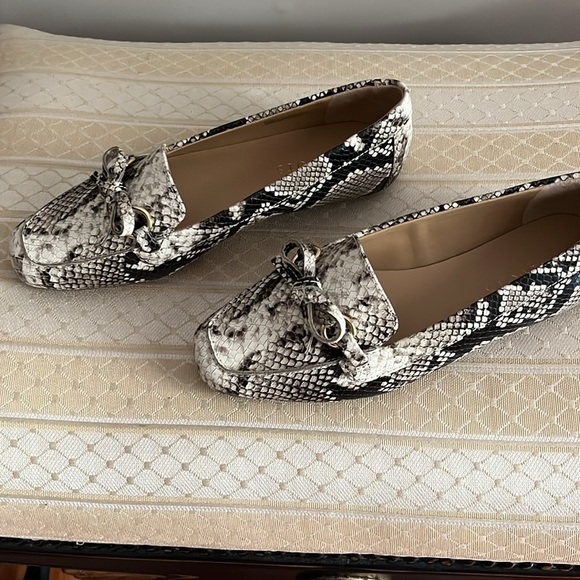 NWOB Talbots Becca tie loafers - Picture 2 of 4